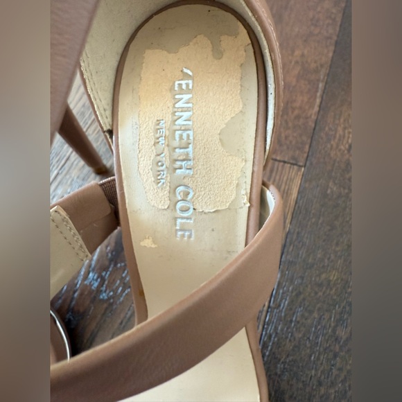 VGUC Kenneth Cole Tan New York Brooke Sandal 5.5M - Picture 4 of 10